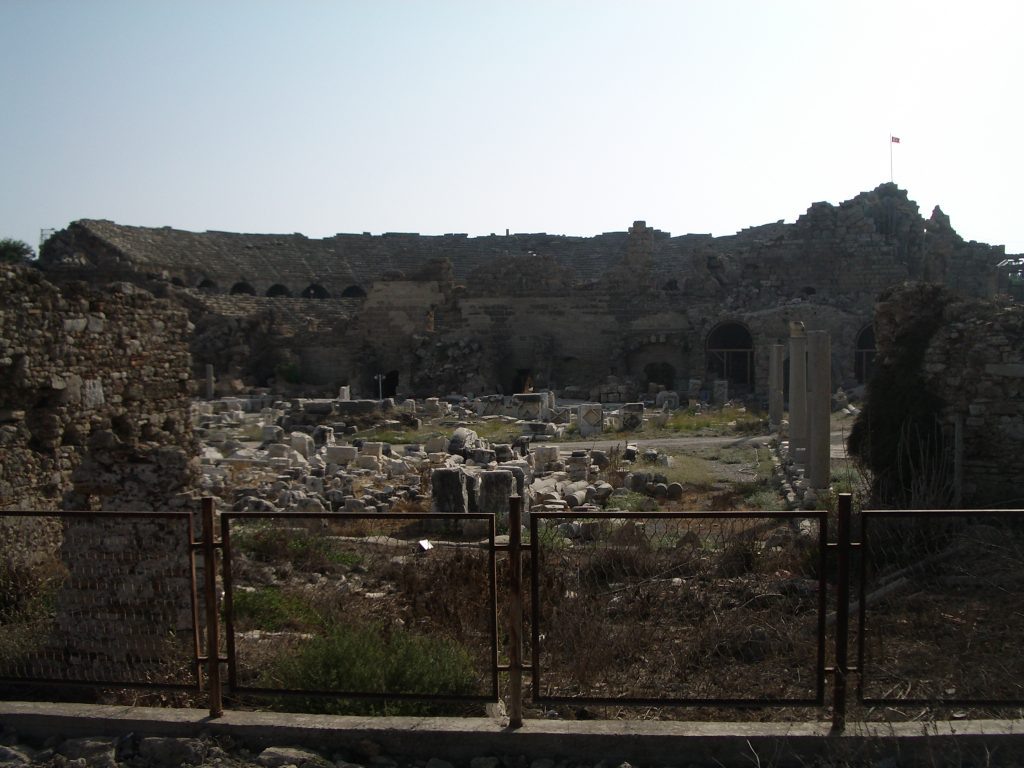 Sugriuvęs amfiteatras 