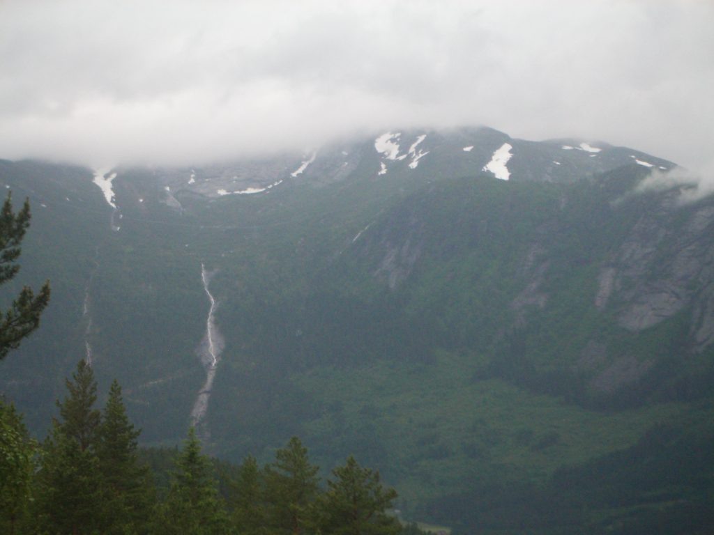 Norvegijos kalnai vasara